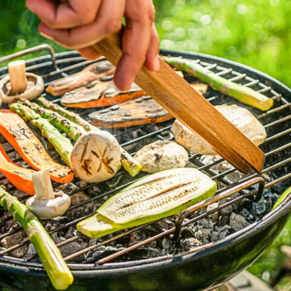 Statt Fleisch lässt sich auch Gemüse perfekt auf dem Rost grillen