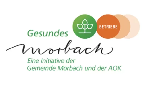 Das Logo der Initiative von der AOK und der Gemeinde Morbach ist zu sehen.
