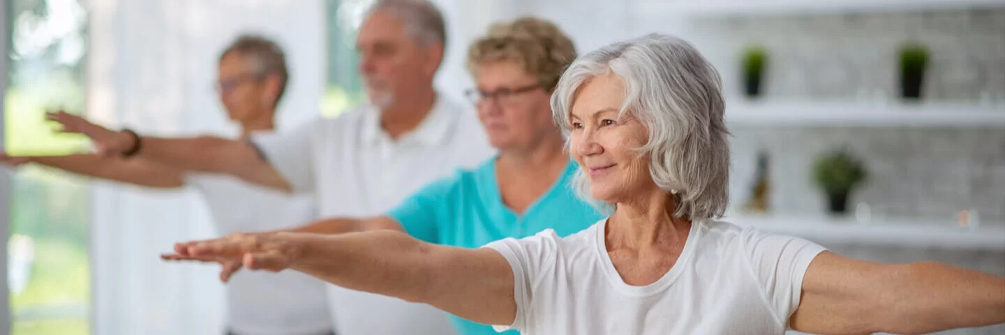 Osteoporose-Übungen, die im Kurs gezeigt werden, eignen sich auch für zuhause.