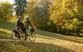 Schlank im Alltag, weil die Kollegen mit dem Fahrrad zur Arbeit fahren.