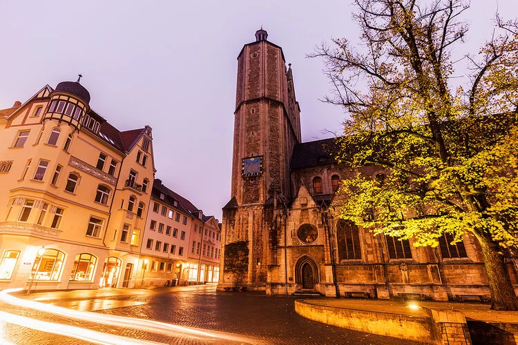 Braunschweiger Dom am späten Abend.