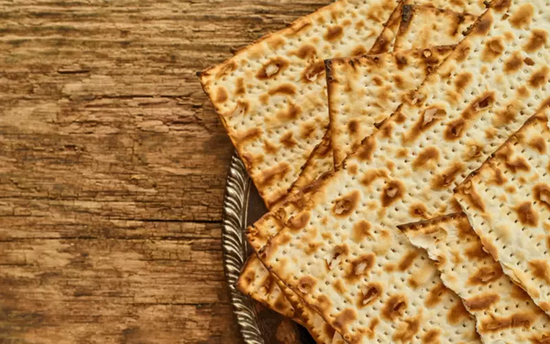 Beim Pessachfest wird das traditionelle Matzbrot gebrochen.