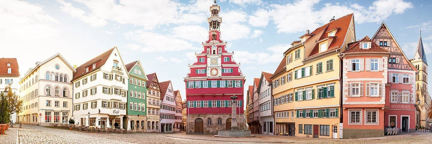 Esslingen in Beden Württemberg - eine mittelalterliche touristische Stadt mit malerischen Blick auf das historische Wahrzeichen, dasRathaus