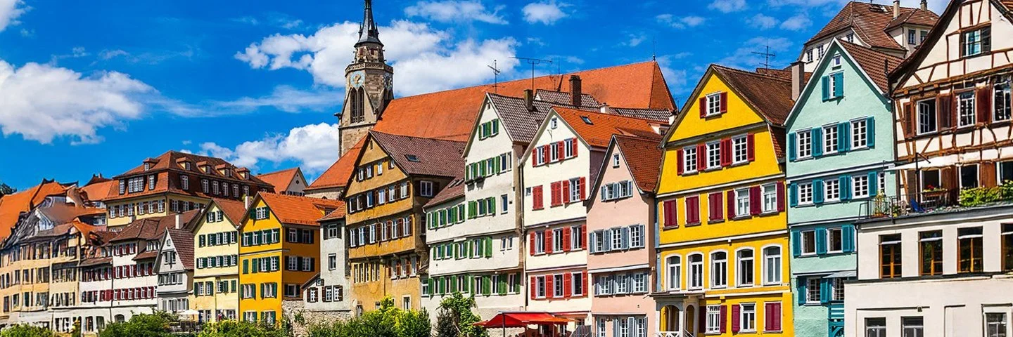 Häuser am Neckar und Hölderlinturm in Tübingen, Baden-Württemberg