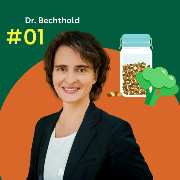 Dr. Angela Bechthold steht vor einem grünen Hintergrund. Neben ihr eine Grafik mit einem Glas und Brokkoli.