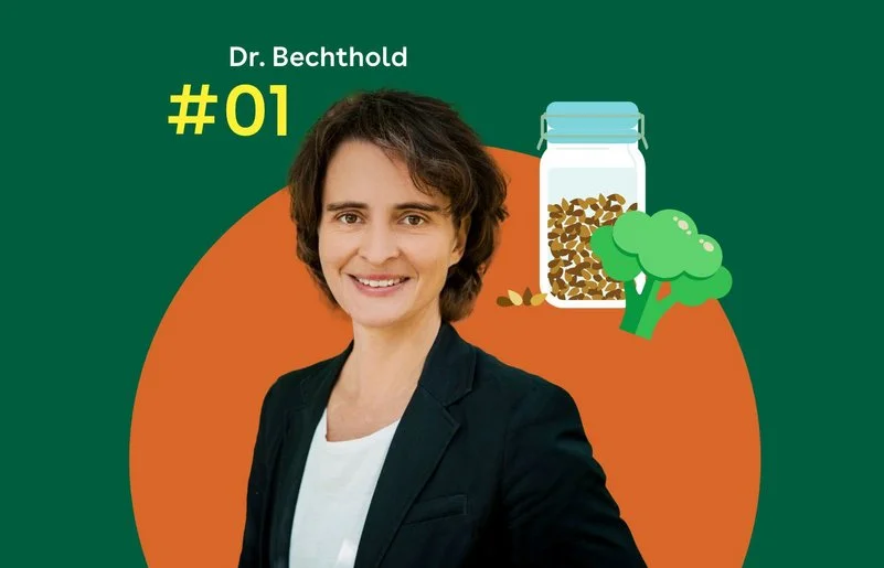Dr. Angela Bechthold steht vor einem grünen Hintergrund. Neben ihr eine Grafik mit einem Glas und Brokkoli.