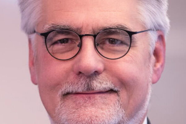 Dr. Henrik Herrmann