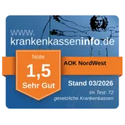 Zu sehen ist das blaue Siegel von krankenkasseninfo.de, mit einer Illustration links im Bild von einem orangefarbenen Schild mit einer Schulnote. 