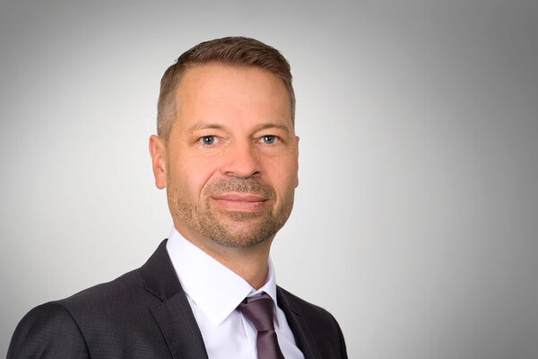 Das Bild zeigt Claus Eitel.