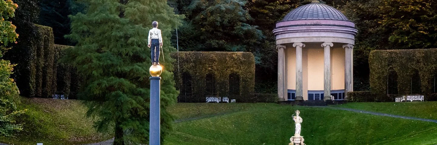 Blick auf die Pallas-Athena-Statue am Moritzkanal in Cleve