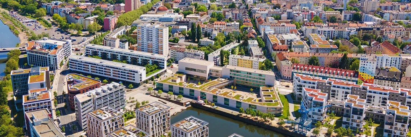 Stadt Offenbach am Main mit Blick auf den Hafen von oben