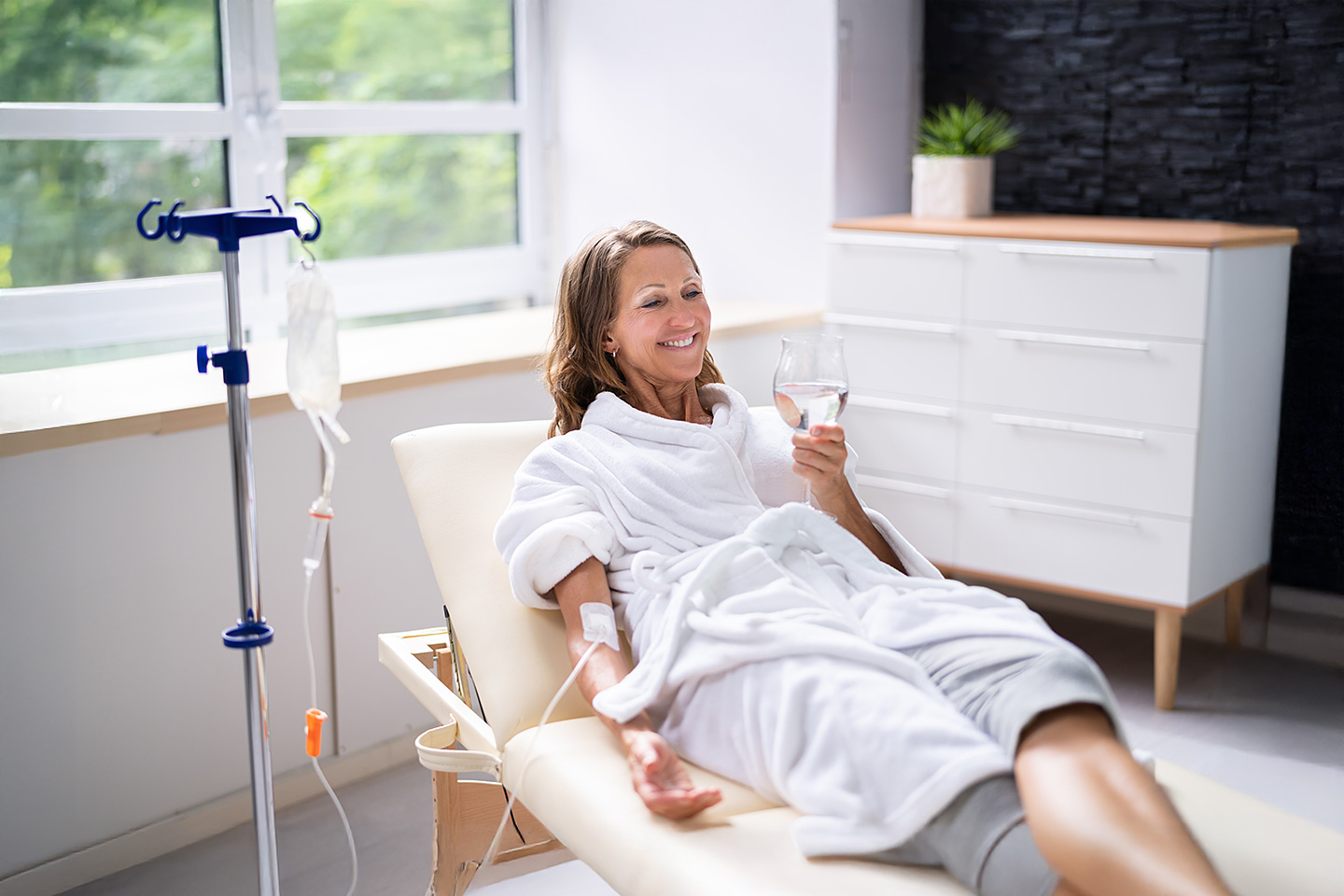 glutathion infusion hamburg Wellness-Trend Drip Bar – Infusionstherapie mit Risiken detox drink