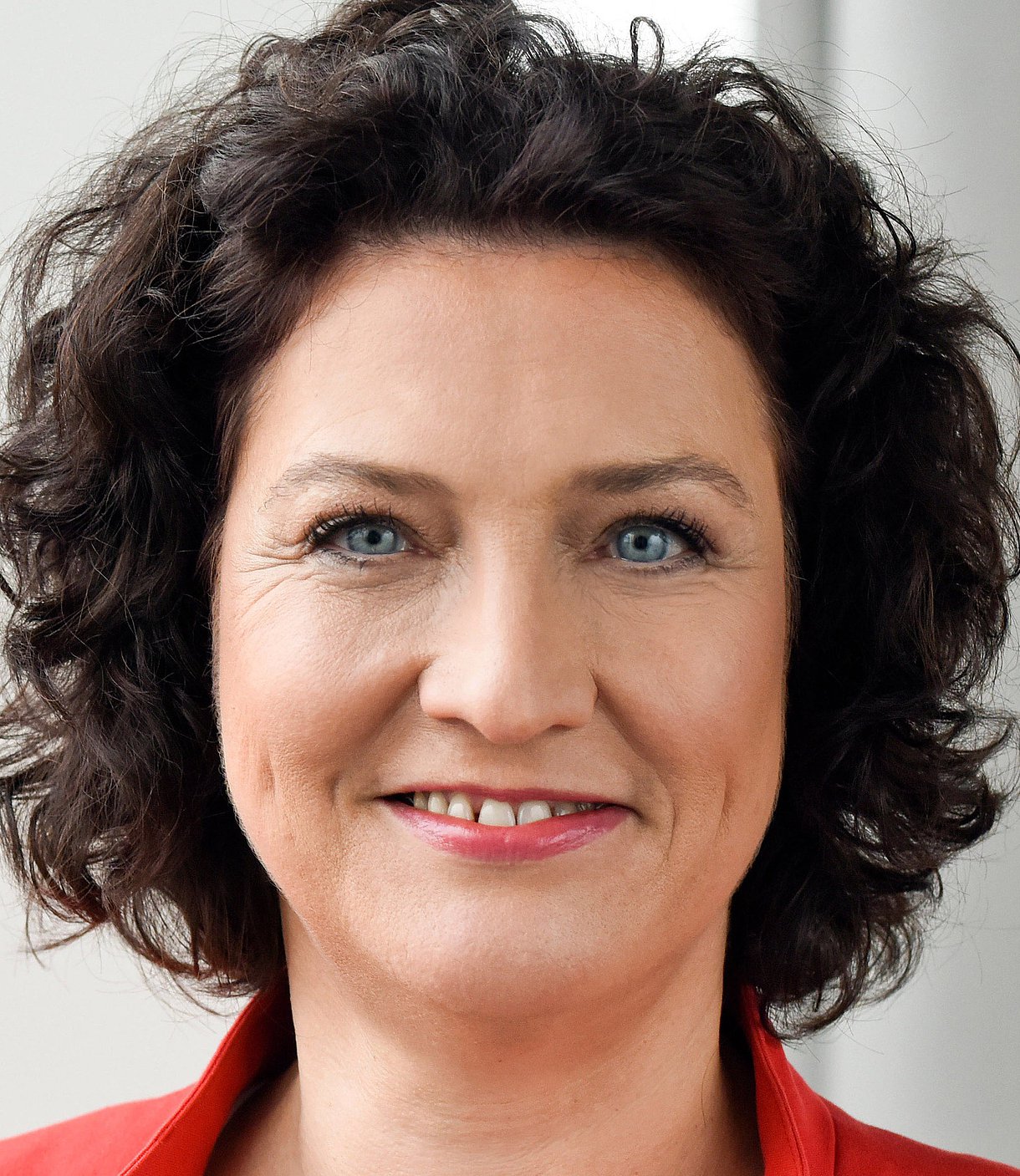 Porträt: Dr. Carola Reimann, Vorstandsvorsitzende des AOK-Bundesverbandes