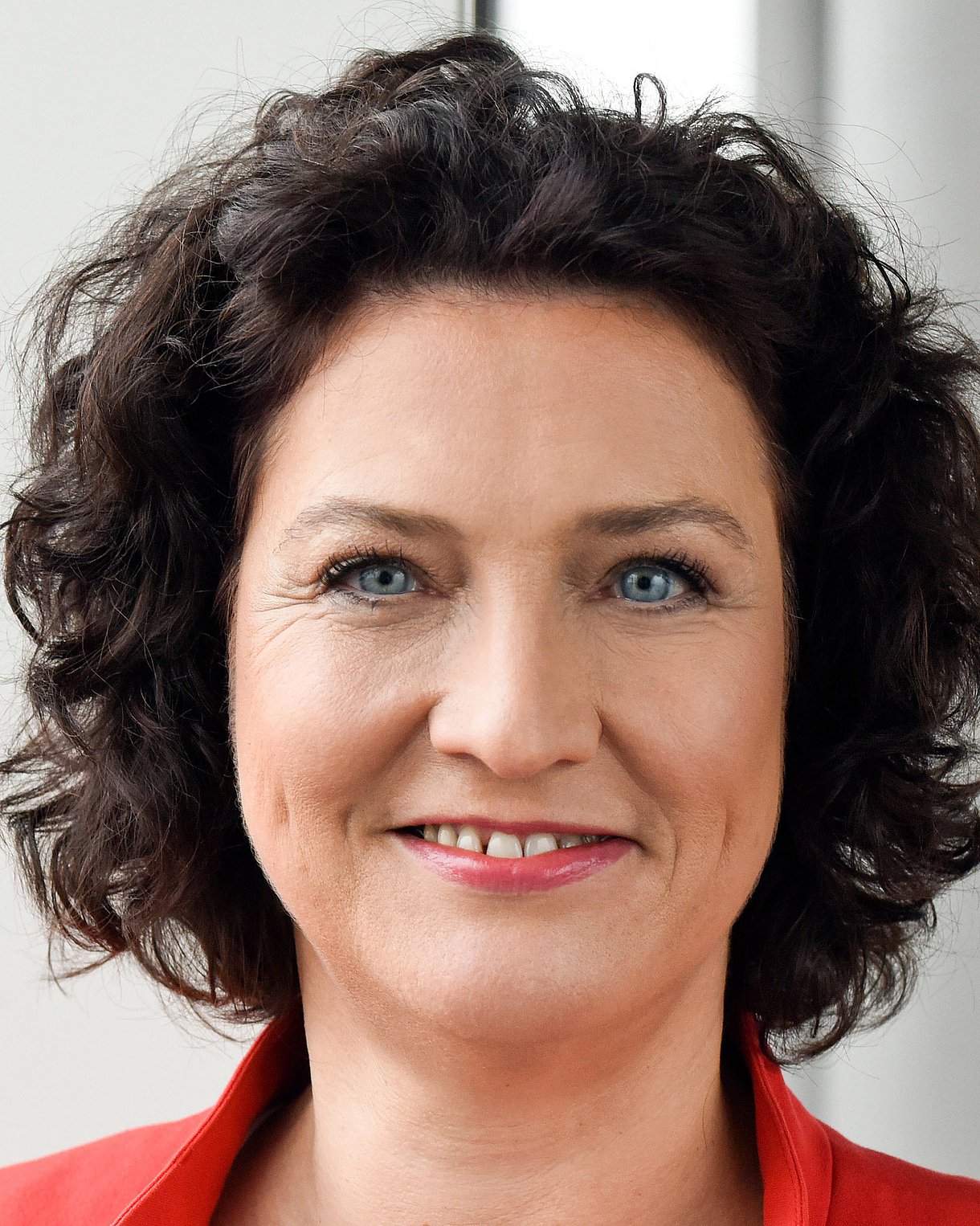 Porträt: Dr. Carola Reimann, Vorstandsvorsitzende des AOK-Bundesverbandes