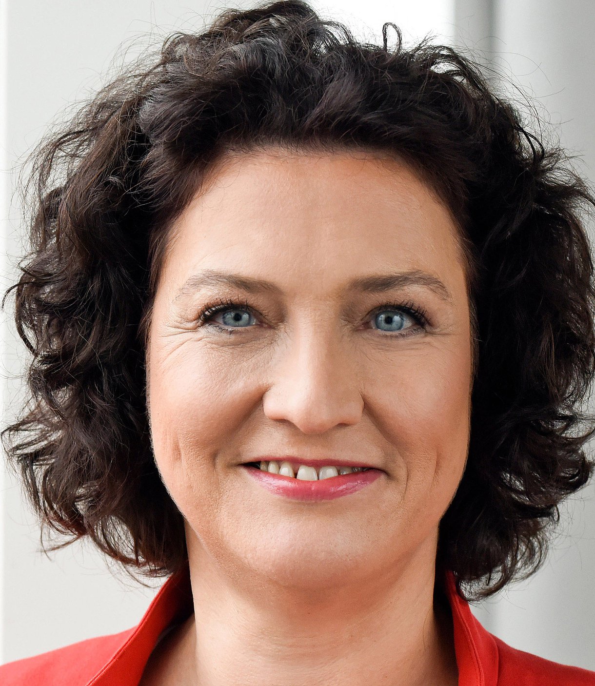 Porträt: Dr. Carola Reimann, Vorstandsvorsitzende des AOK-Bundesverbandes