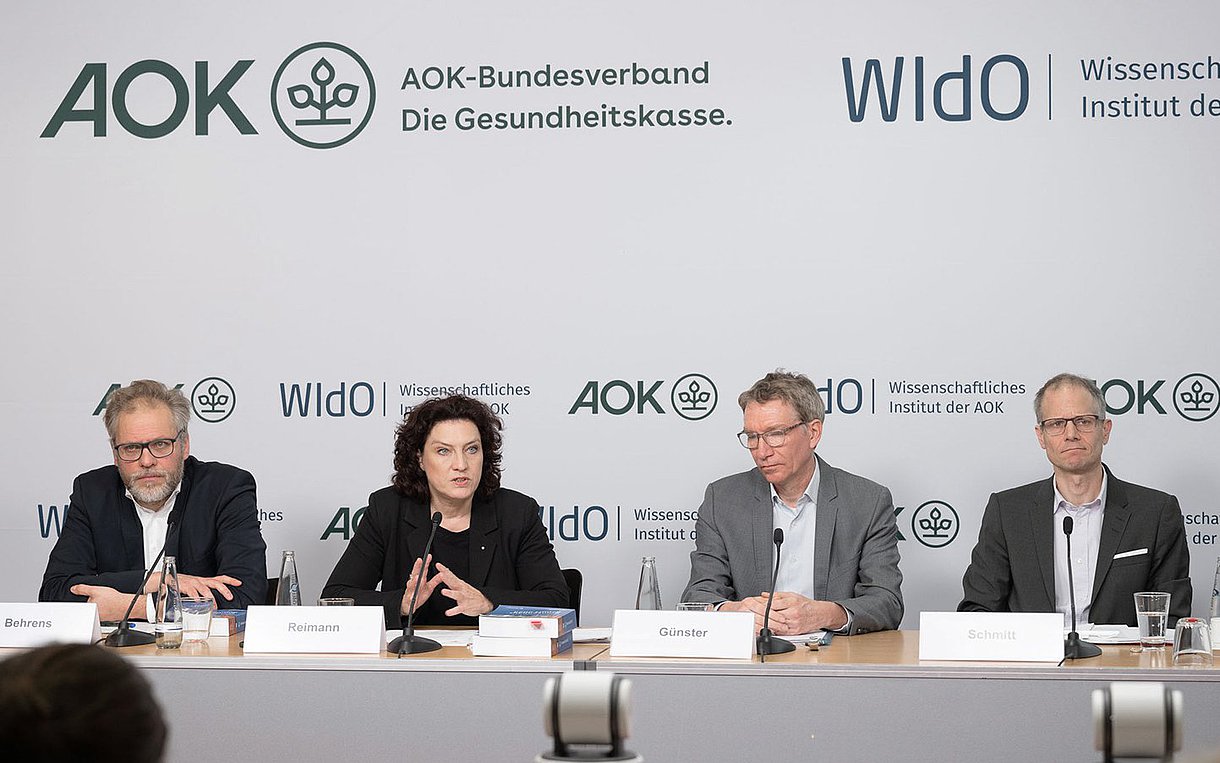 V. l.: Dr. Kai Behrens, Dr. Carola Reimann, Christian Günster, Prof. Dr. Jochen Schmitt