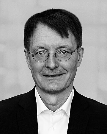 Foto: Portr&auml;tbild von Bundesgesundheitsminister Prof. Dr. Karl Lauterbach (SPD)
