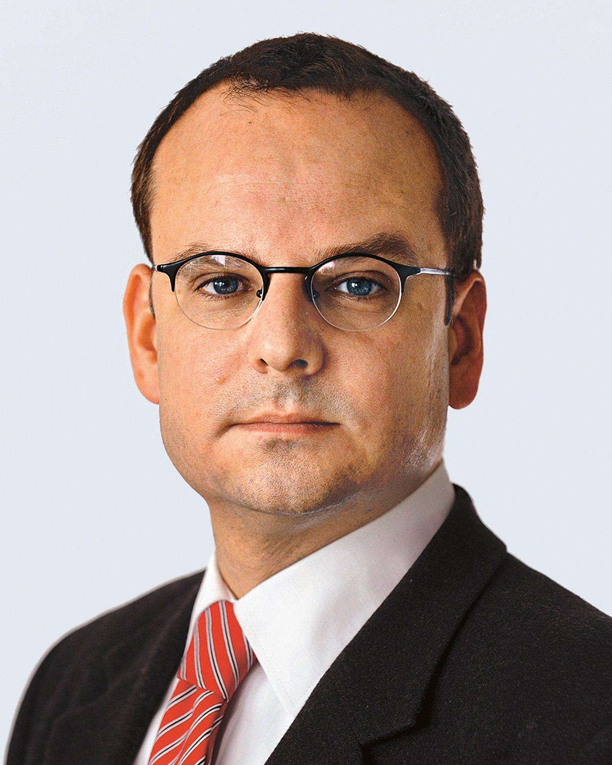 Foto: Porträt von Tim Szent-Ivanyi, Berlin-Korrespondent des RedaktionsNetzwerks Deutschland.