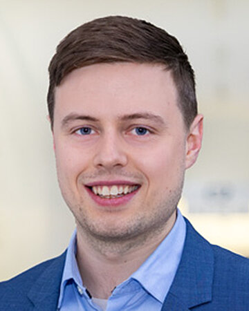 Foto: Portr&auml;t von Dario Antweiler, Data Scientist am Fraunhofer IAIS.