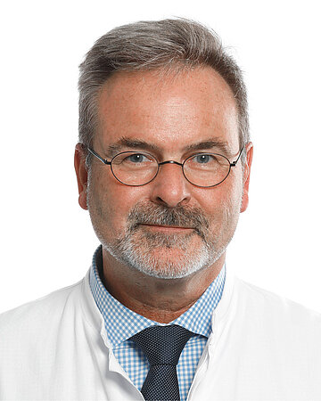 Portraitbild von Prof. Dr. Peter Albers, Leiter der Urologischen Universit&auml;tsklinik D&uuml;sseldorf und der Abteilung f&uuml;r Personalisierte Fr&uuml;herkennung des Prostatakarzinoms am Deutschen Krebsforschungszentrum