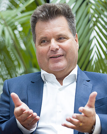 Foto: Portr&auml;t von J&uuml;rgen Dusel, Beauftragter der Bundesregierung f&uuml;r die Belange von Menschen mit Behinderungen. 