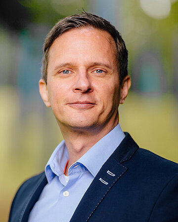 Portrait von Prof. Dr. Lars Libuda, Leiter der Arbeitsgruppe Ern&auml;hrungswissenschaft an der Universit&auml;t Paderborn. 
