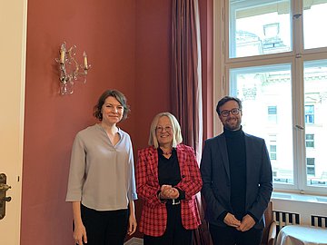 Parlamentarisches Frühstück in Berlin: Dr, Irmgard Stippler im Austausch mit der Bundespolitik