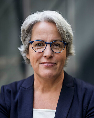 Foto: Portr&auml;t von Kerstin Claus, unabh&auml;ngige Bundesbeauftragte gegen sexuellen Missbrauch von Kindern und Jugendlichen