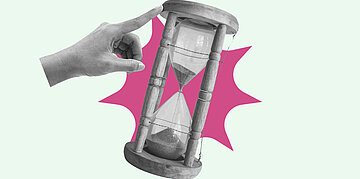 Illustration: Eine Sanduhr vor einem pink-gr&uuml;nen Hintergrund. Eine Hand fasst die Uhr an.