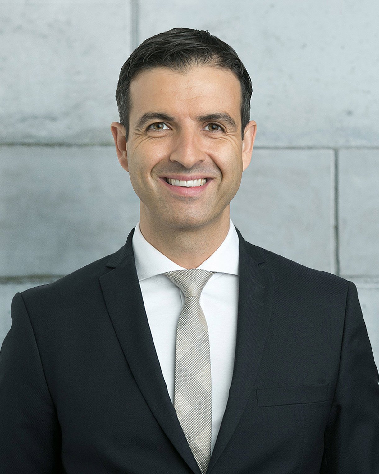 Foto: Prof. Dr. med. Djordje Nikolic, Geschäftsführer consus.health – Part of Accenture.