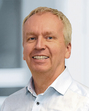 Portrait von Dr. St&ouml;ckmann, Chefarzt der Inklusiven Medizin im Evangelischen Krankenhaus Hagen-Haspe und Vorstandsmitglied der Deutschen Gesellschaft f&uuml;r Medizin f&uuml;r Menschen mit geistiger oder mehrfacher Behinderung (DGMGB)