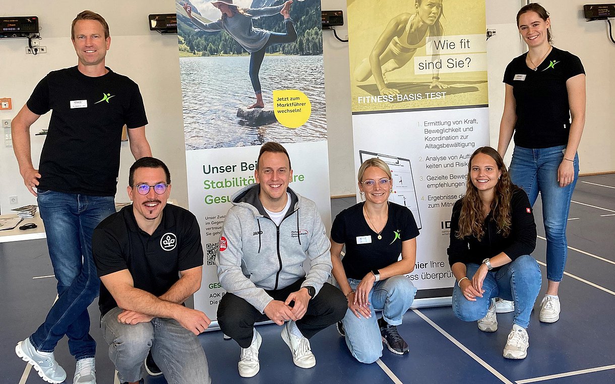 Zufrieden mit dem Tag (v.l.n.r): Dr. Patrick Anstett (IDAG), David Moll (AOK), Marc Conde (TSV), Jasmin Durm, Amelie Wahl und Melina Bopp (IDAG).