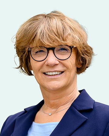 Portr&auml;t: Astrid Naczinsky, Leiterin des Stabsbereichs Versorgung/Medizin der AOK Rheinland/Hamburg