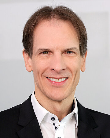 Portrait von Dr. Martin Krasney, Vorstandsmitglied des GKV-Spitzenverbandes
