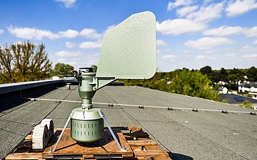 Foto: Mechanische Falle zur Pollenmessung.