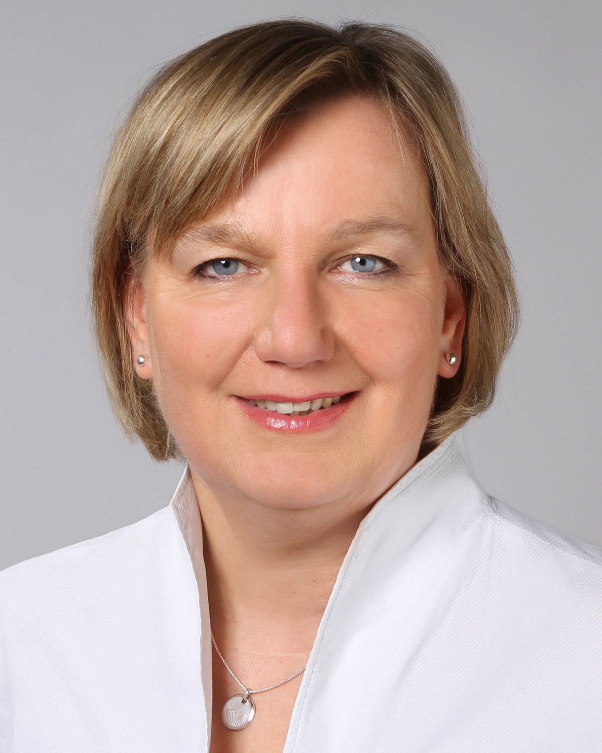 Foto: Porträt von Anke Tempelmann, Ernährungs- und Gesundheitswissenschaftlerin, Abteilung Prävention beim AOK-Bundesverband.