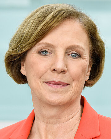 Foto: Portr&auml;t von Petra H&ouml;ft-Budde, Abteilungsleiterin Ambulante Versorgung im AOK-Bundesverband.