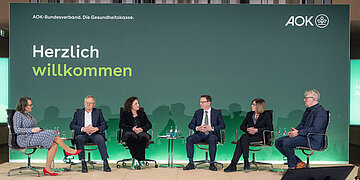 Podiumsdiskussion: Im AOK-Bundesverband in Berlin diskutierten Rebecca Beerheide, Armin Grau, Carola Reimann, Hans Theiss, Anke Scheer-Richter und Markus Beier (v. li.).
