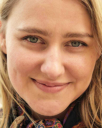 Foto: Portr&auml;tbild von Mia Diekow, Synchronsprecherin, S&auml;ngerin, Musikproduzentin und Betroffene f&uuml;r Long Covid Deutschland