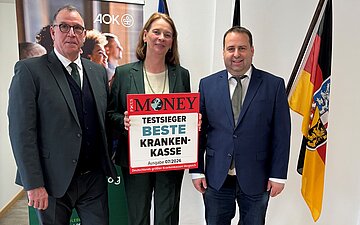 Foto: Udo Hoffmann, Beauftragter des Vorstandes, Dr. Martina Niemeyer, Vorstandsvorsitzende; Dr. Magnus Jung, Gesundheitsminister des Saarlandes