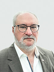 Portr&auml;t: Lutz Sch&auml;ffer, alternierende Vorsitzende (Versichertenseite) 