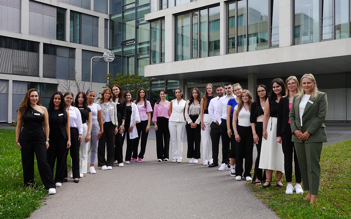 Gruppenfoto der neuen Azubis 2024