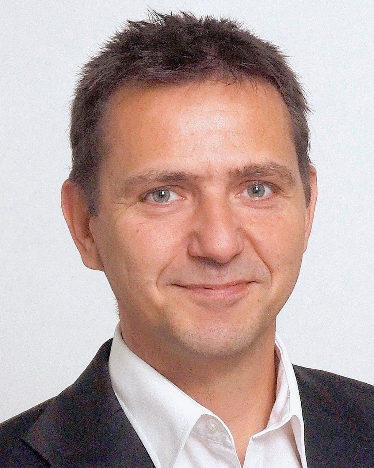 Foto: Porträt von Holger Hofmann, Diplom-Sozialarbeiter und Mediator, ist Bundesgeschäftsführer des Deutschen Kinderhilfswerks.