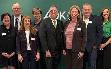 Foto: Teilnehmerinnen und Teilnehmer der Veranstaltung "Quo vadis Pflege": Ruth Klein und Alfred Klopries (BBT-Gruppe), Susann Behrendt (WIdO), Dr. Jürgen Stenger (PflegeGesellschaft Saarland), Udo Hoffmann und Dr. Martina Niemeyer, Thomas Müller (Gesundheitsministerium Saarland), Daniela Bublitz (Moderation).
