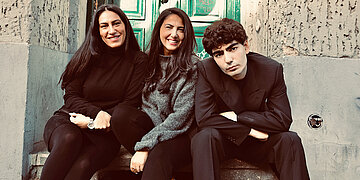 Foto: Team von Oran&ccedil;engold mit Derya Karataş (M).