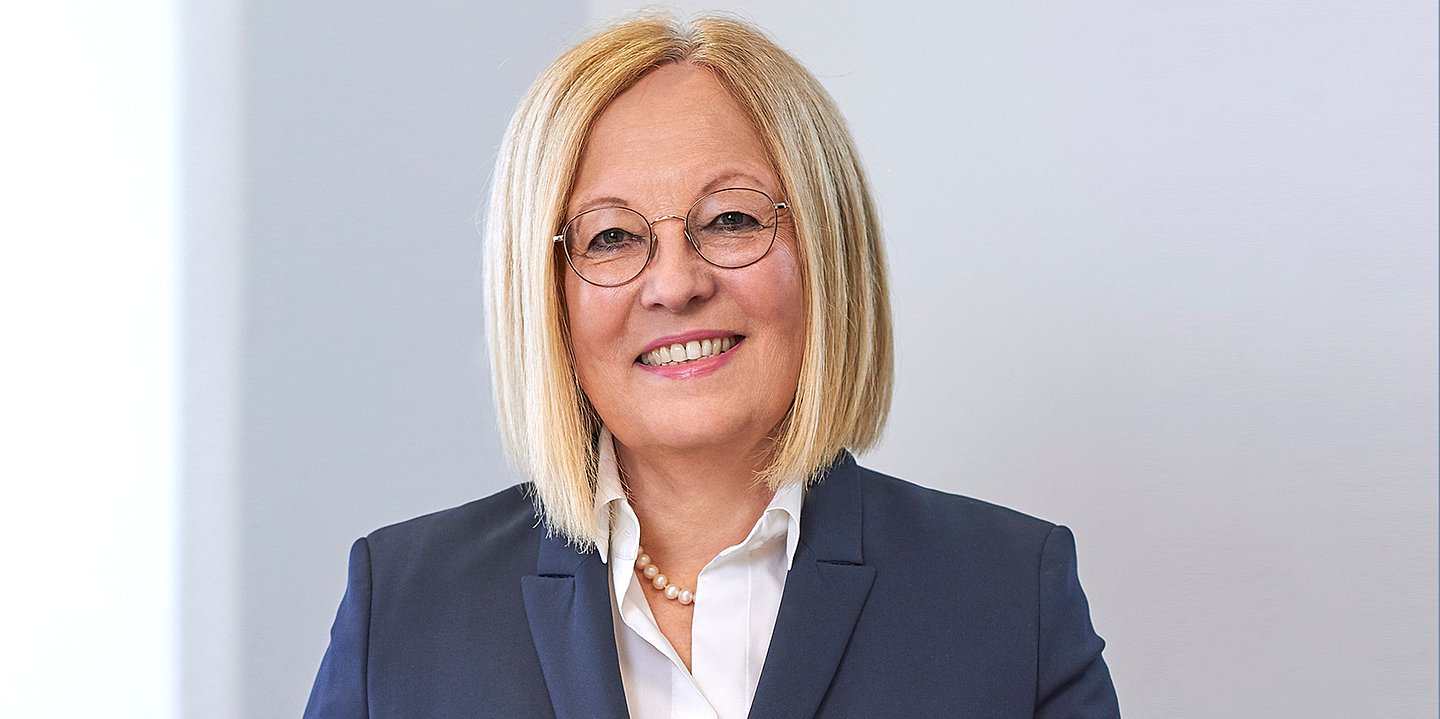 Foto: Porträt von Irmgard Stippler, Vorstandsvorsitzende der AOK Bayern