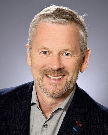 Portrait von Swen Staack, Vorsitzender der Deutschen Alzheimer Gesellschaft e. V.