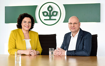 Portr&auml;t: v.l. Dr. Carola Reimann, Vorstandsvorsitzende des AOK-Bundesverbandes und Jens Hoyer, stellvertretender Vorstandsvorsitzender des AOK-Bundesverbandes