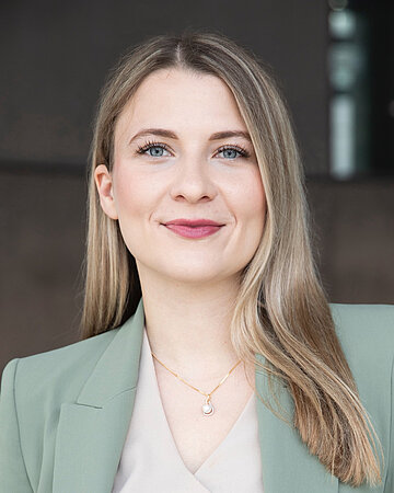 Foto: Portr&auml;t von Kaja Klapsa, Redakteurin Politik bei der ZEIT