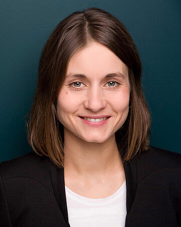 Portrait von Lisa Marcella Klieme, Leiterin Abteilung Gesundheit, Teilhabe und Pflege bei Der Parit&auml;tische Gesamtverband